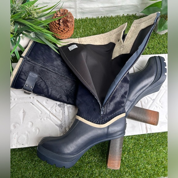 SOREL
MEDINA IV PREMIUM - Collegiate / Navy / black size 8 gently used - Picture 4 of 16